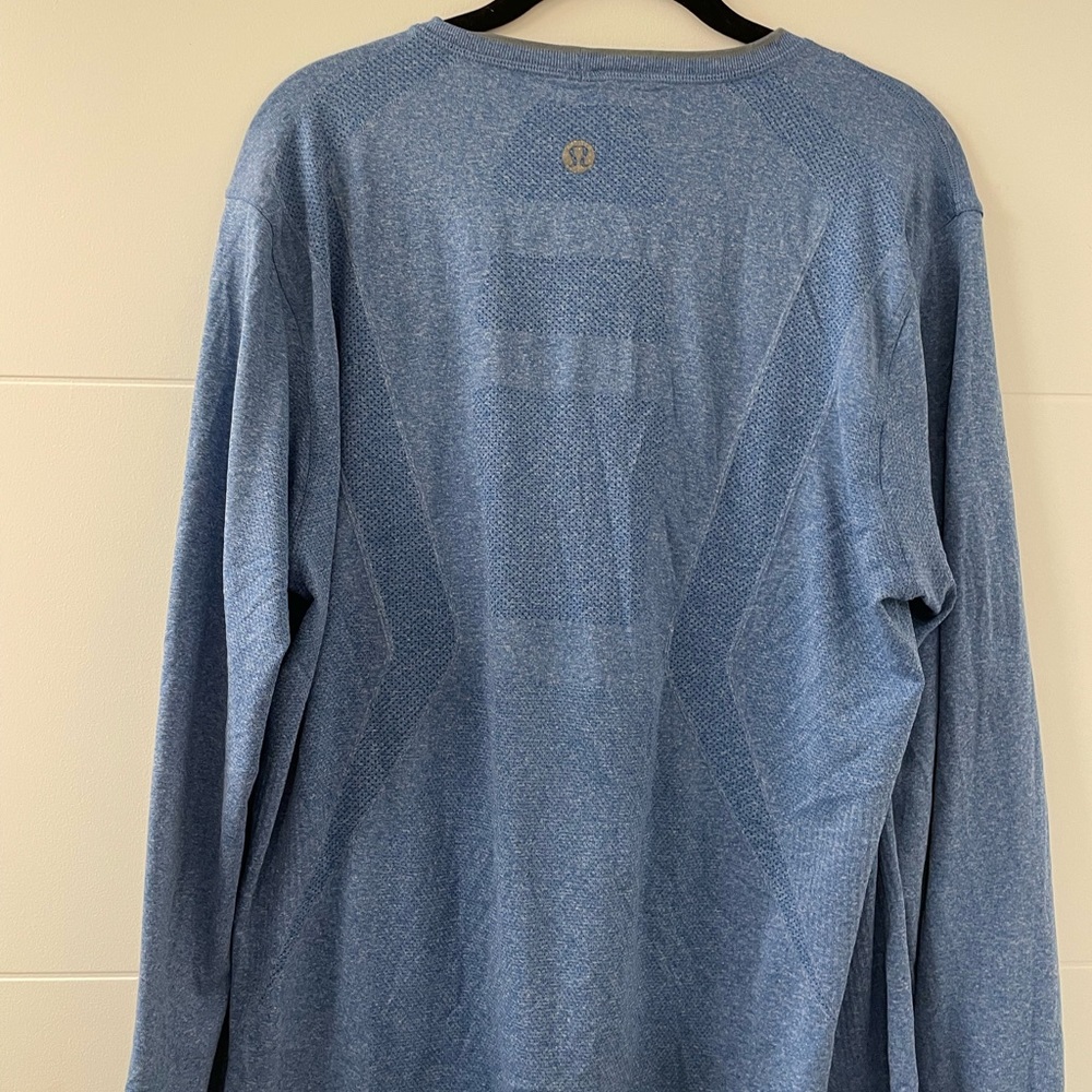 blue men’s lululemon shirt size L drysense long sleeve